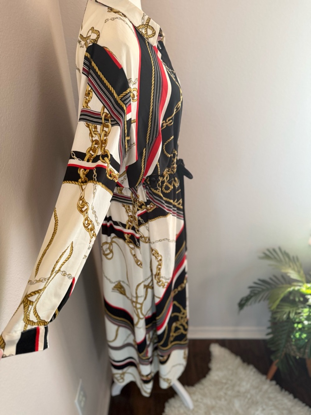 Luxury Chain Print Maxi Dress – Elegant Shirt Style – Long Sleeve - Picture 4 of 11